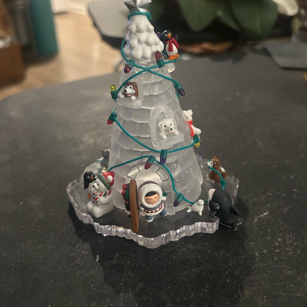 Hallmark Keepsake Frosty Friends Light-Up Ornament - Picture 5 of 9